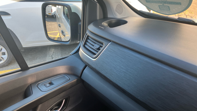 Renault Trafic Lwb Diesel LL30 Blue dCi 150 Extra Sport [Safety] Van